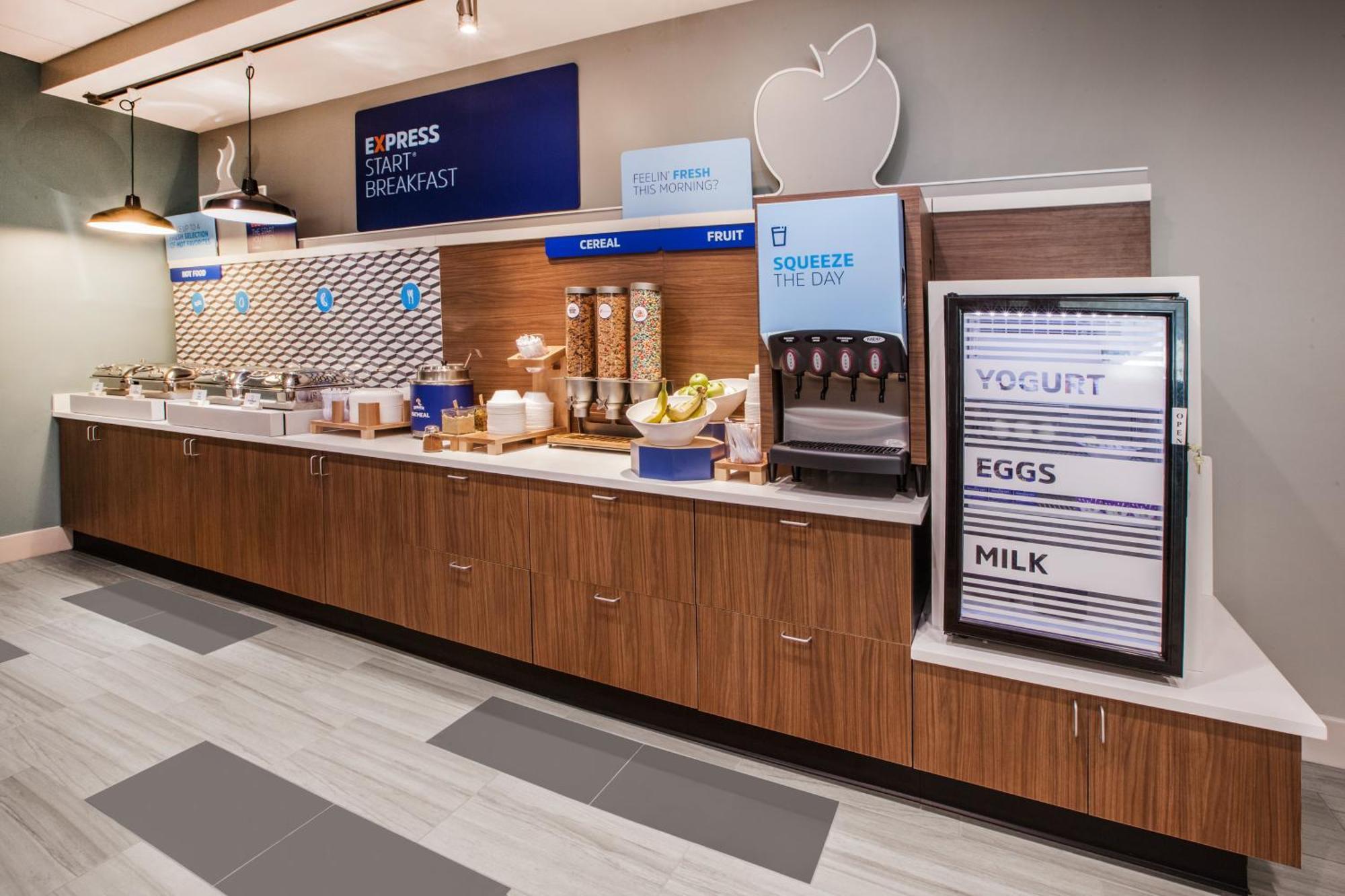 Holiday Inn Express & Suites Fresno Airport By Ihg Ngoại thất bức ảnh