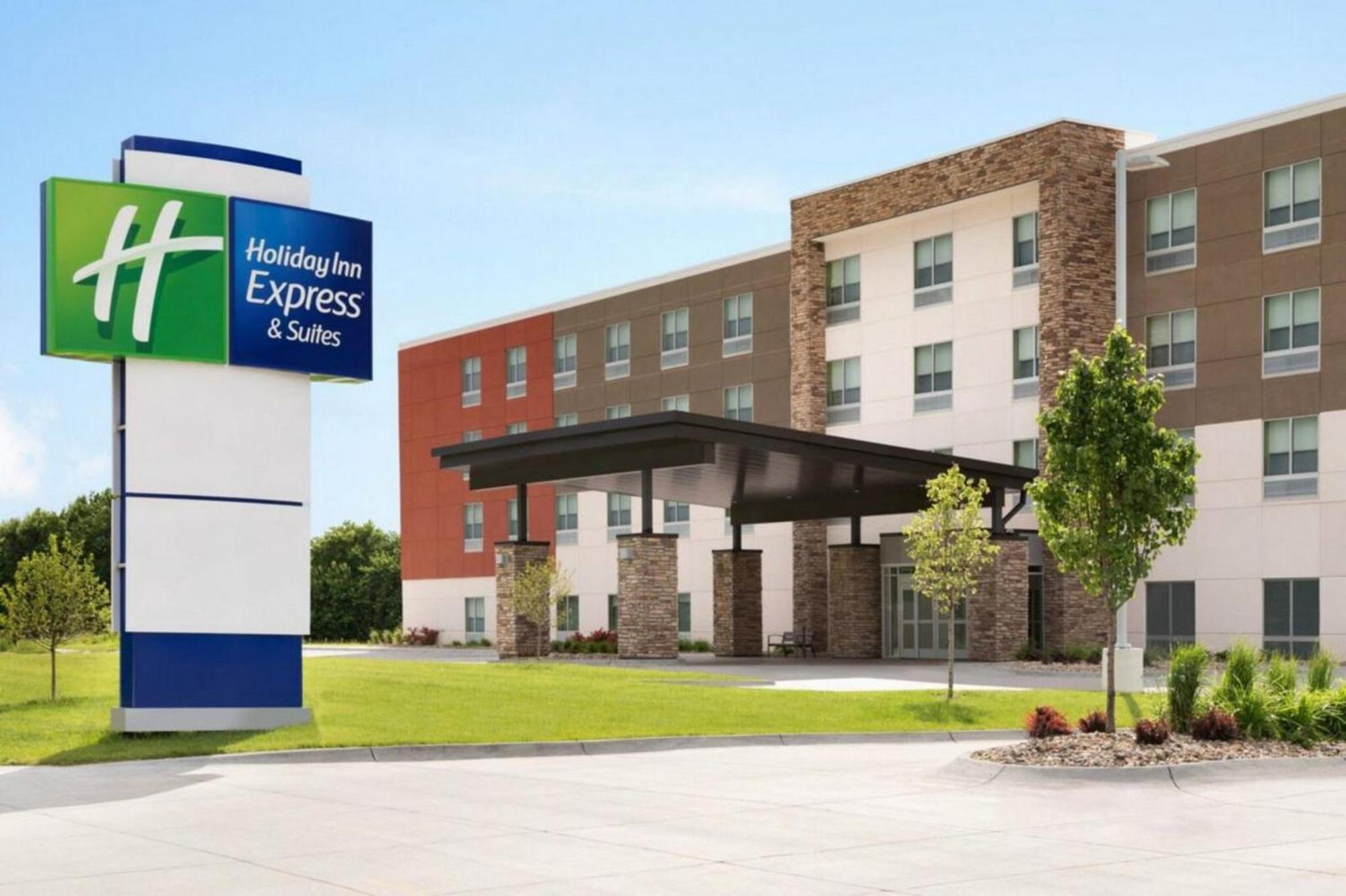 Holiday Inn Express & Suites Fresno Airport By Ihg Ngoại thất bức ảnh